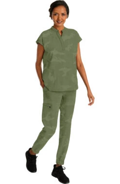 Women's Journey Mandarin Collar Camo Scrub Top 13 Women's Journey Mandarin Collar Camo Scrub Top -1 6 hh 2352 650