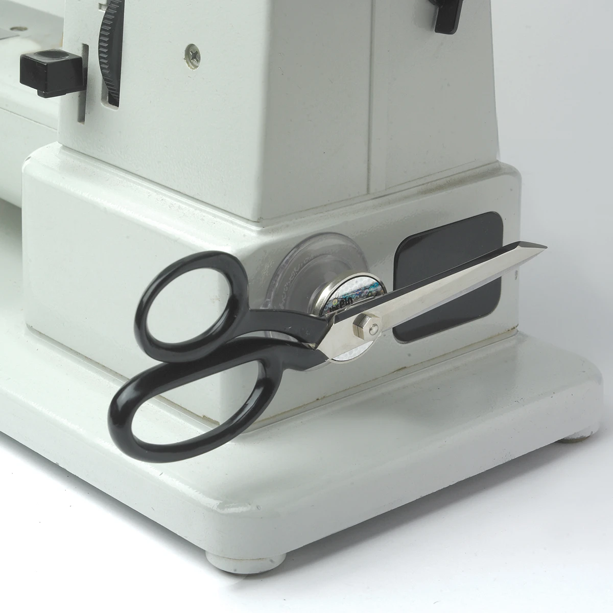 Grabbit Magnetic Scissor & Pin Holder 4 Grabbit Magnetic Scissor & Pin Holder - Image 2